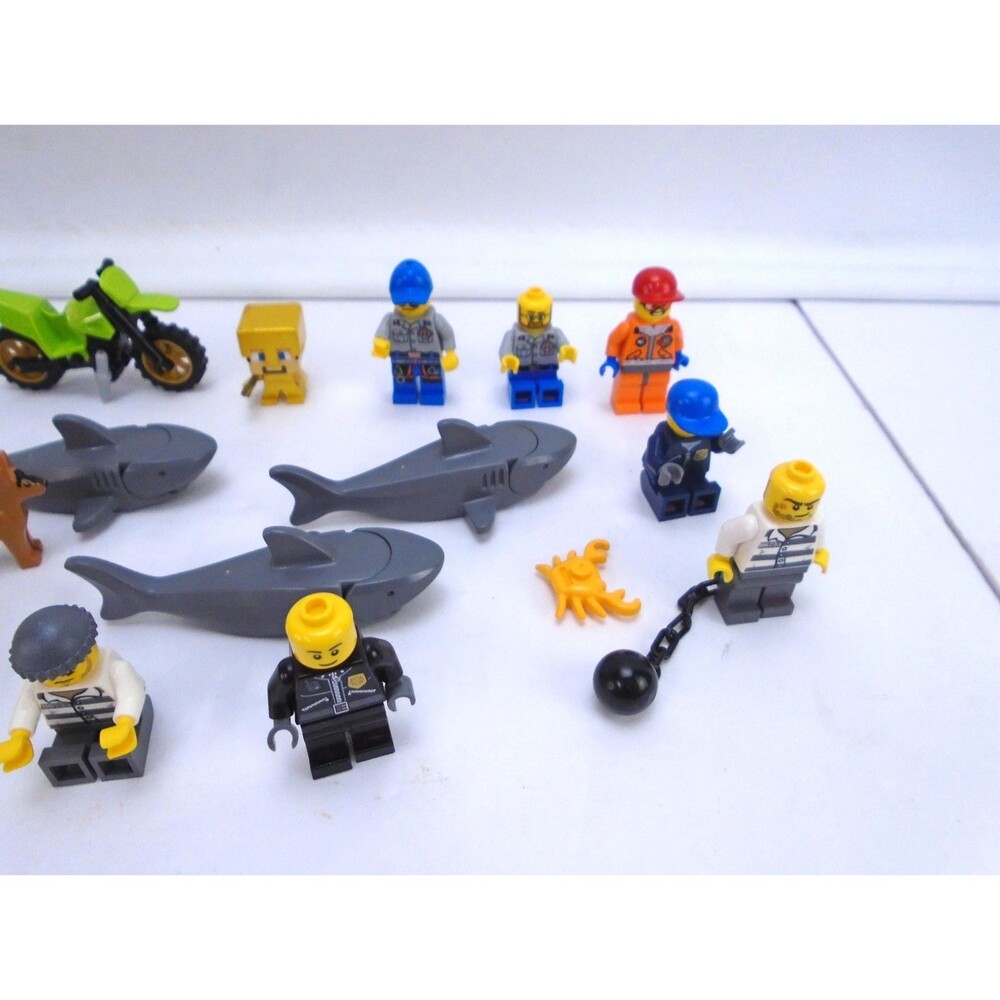 Large Lot Of Lego sets City Minecraft Figures Creator sets + more see pics - Picture 7 of 12